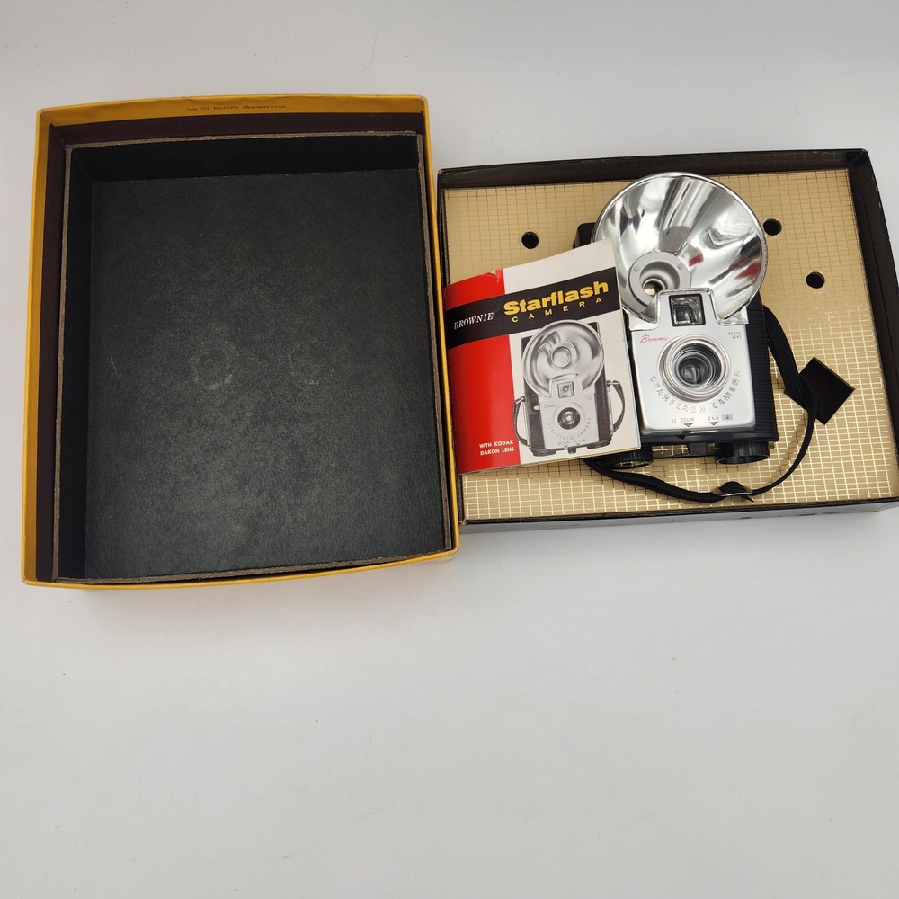 Vintage Kodak Brownie Starflash Outfit Camera with Box and Manual 127 Film MCM - Picture 8 of 11